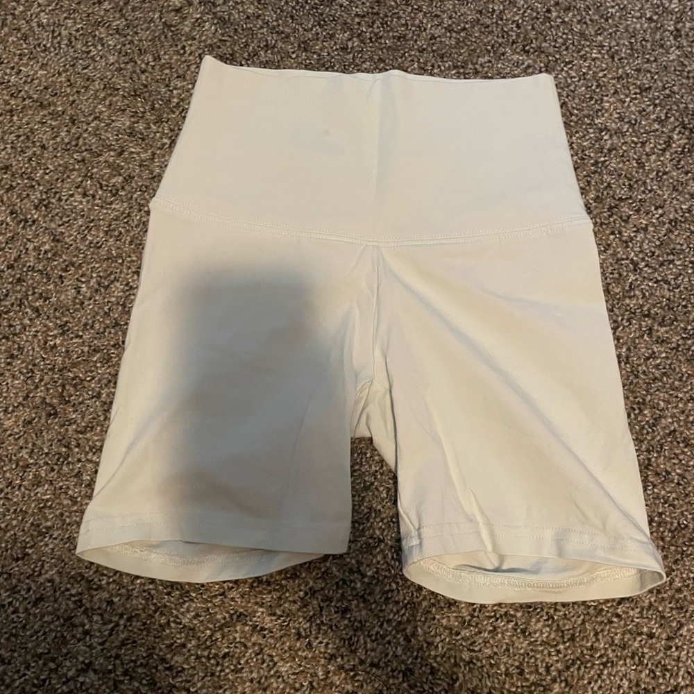 aritzia tna biker shorts